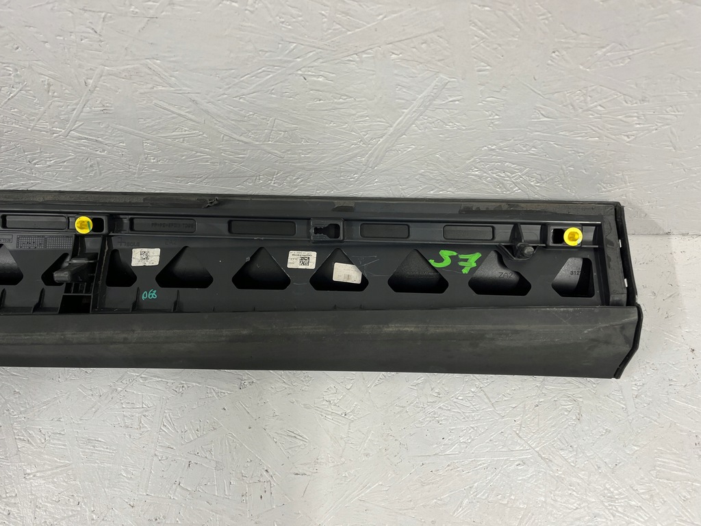 фото №9, Audi q8 sq8 s-line молдинг na дверь левая перед передняя 4m8853959d