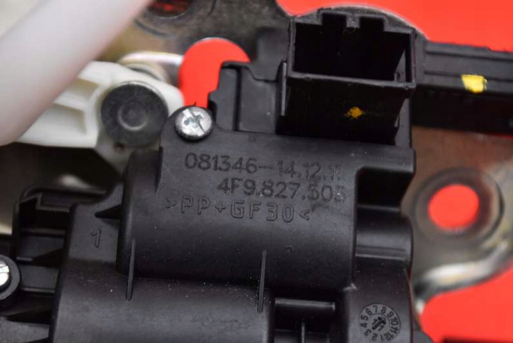 фото №8, Замок крышки задняя багажника 4f9827505 audi q7 4l 08-15