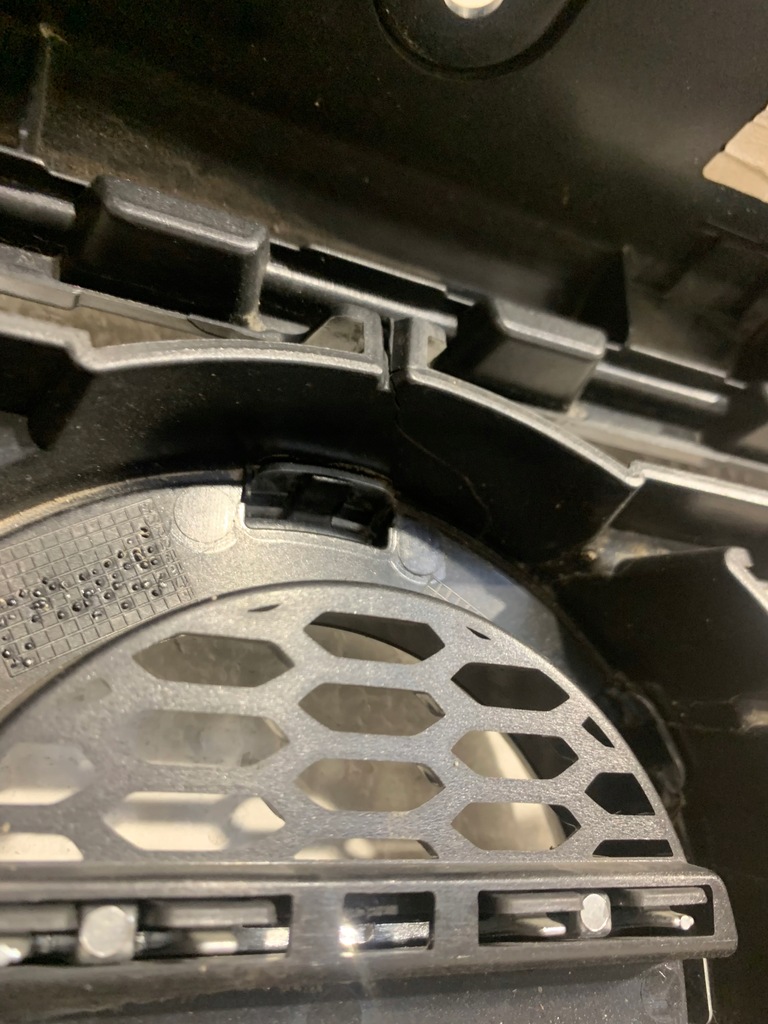 фото №12, Volvo xc40 r-design бампер перед передний решётка радиатора