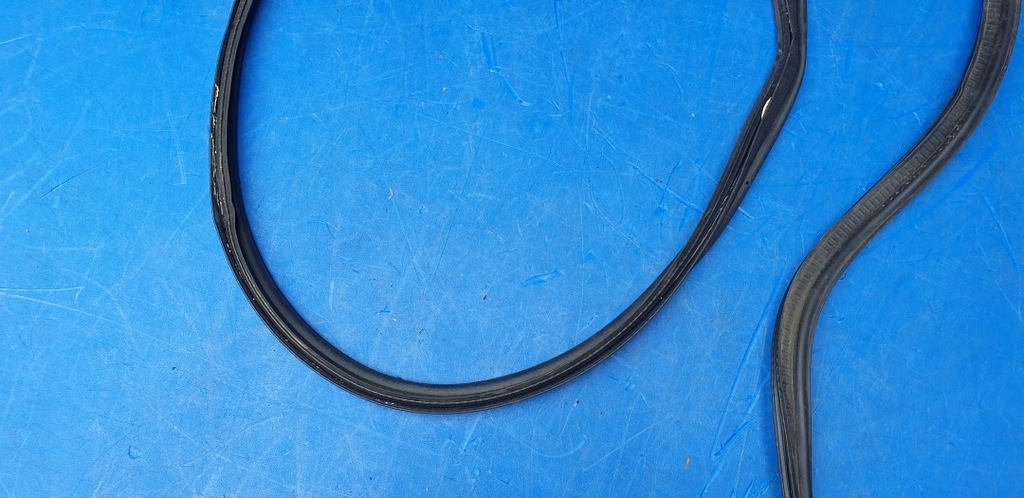 фото №5, Прокладка крышки задний багажника chevrolet corvette c6