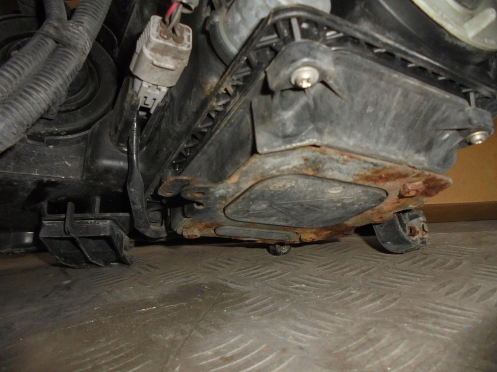 фото №5, Лампа права перед ксенон lexus rx ii 400h 2007