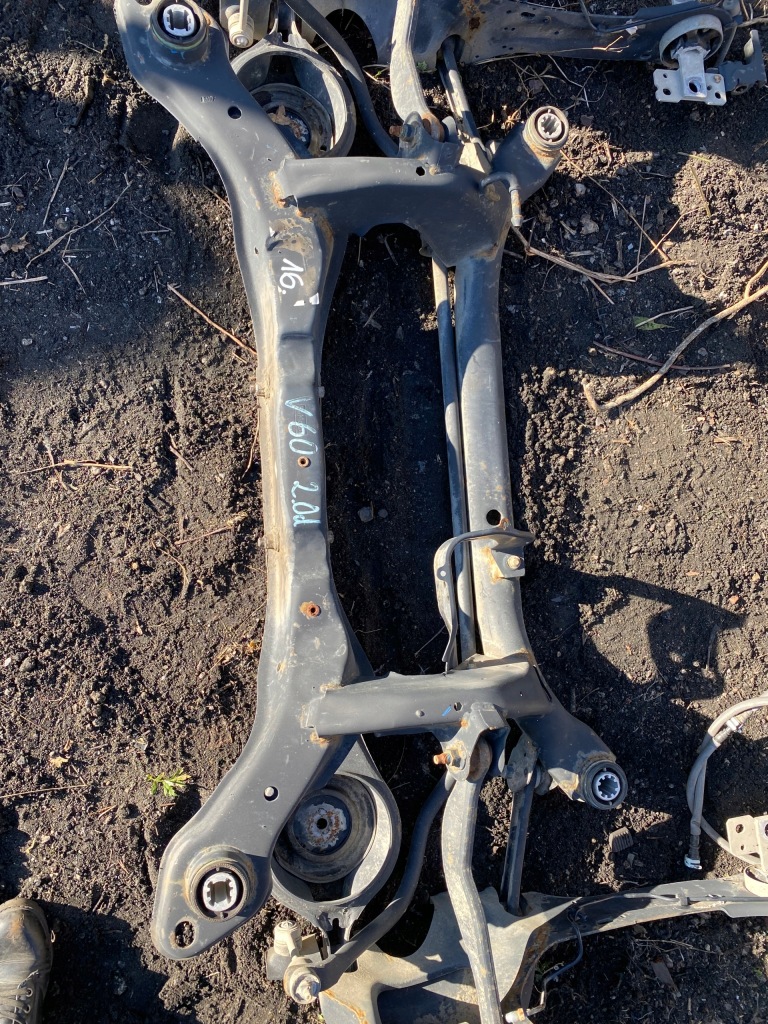 фото №5, 16 volvo v60 10- zawiszenie балка задняя поворотный кулак