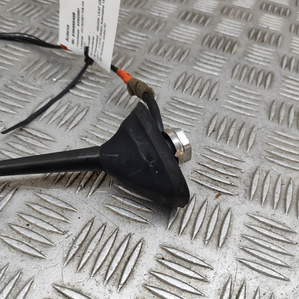 фото №7, Nissan leaf ii ze1 2018 антена gps