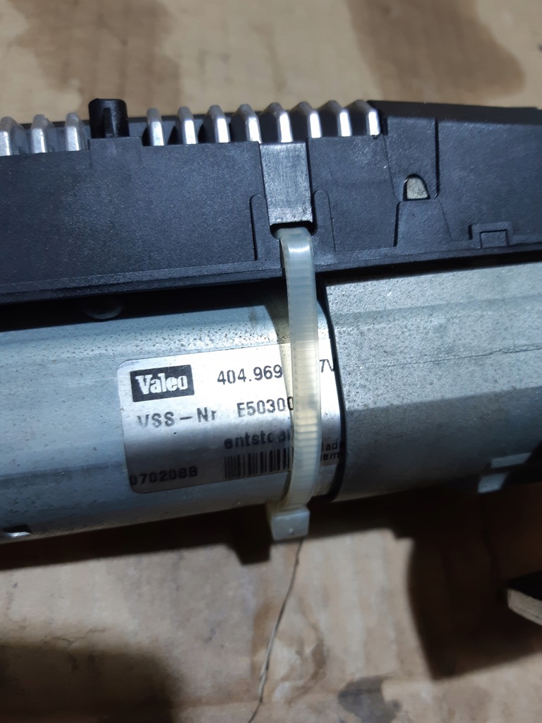 фото №6, Audi q7 4l привод крышки багажника левый 4l0827851b