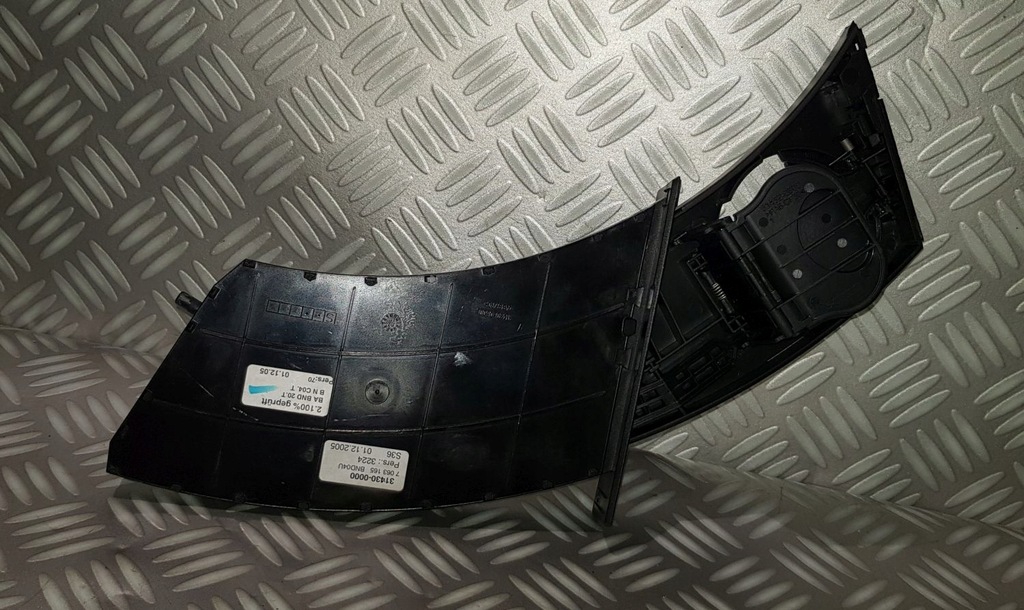 фото №12, Bmw 5 e60 e61 подстаканник кронштейн na напитки контейнер бардачок na кружка 7063165