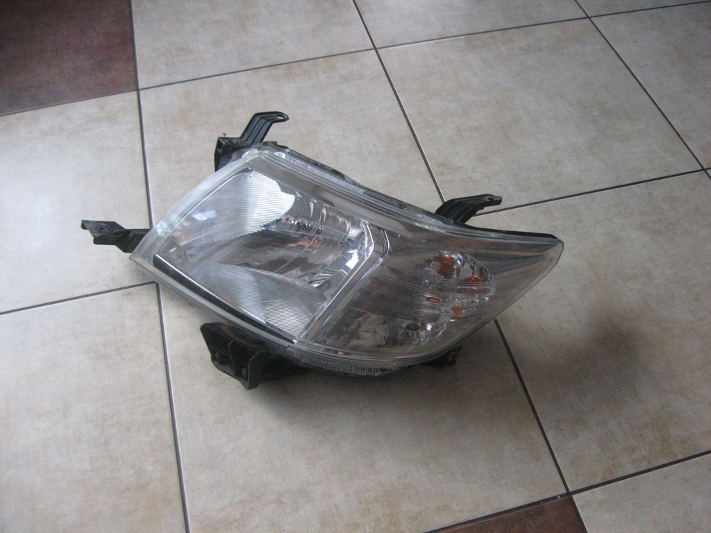 фото №2, Левая - лампа - toyota hilux - lift - 2012-2016