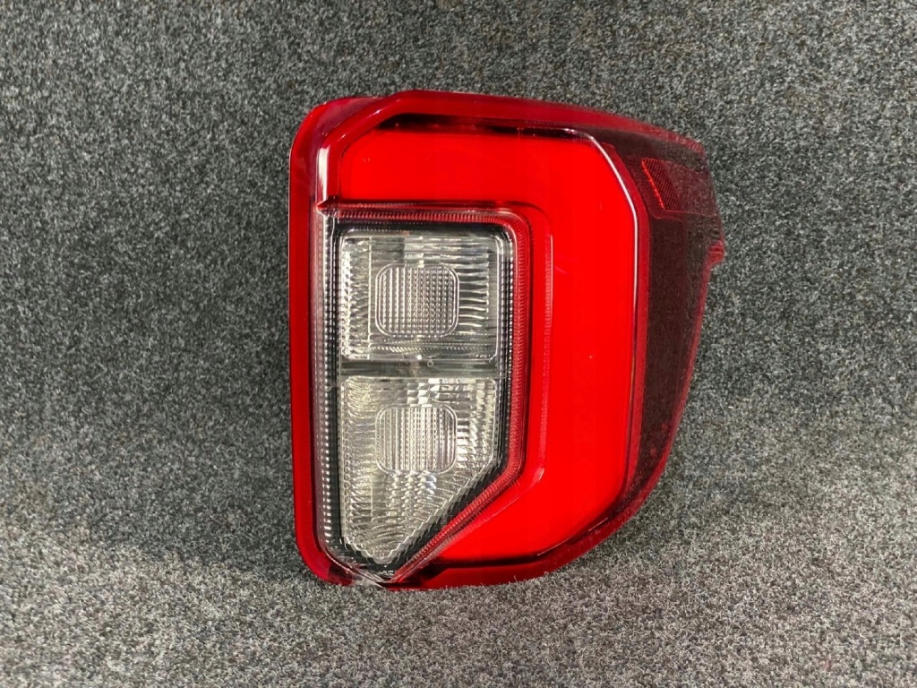 фото №1, Ford explorer 20- лампа правая задняя задняя lb5z13404b