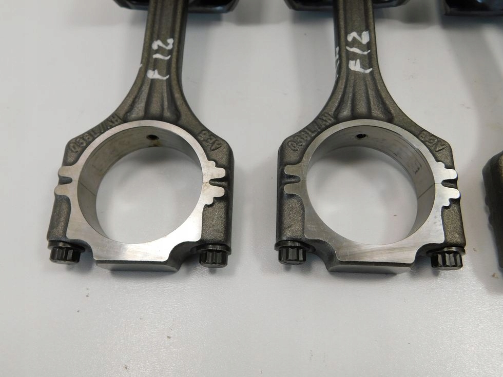 Wał колінчастий вкладиші 4 поршні 1.6 fsi vw passat b6 touran octavia 2 набір Оригінал