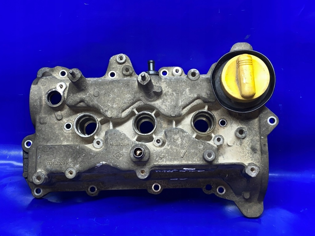 фото №1, Крышка клапанов 132647109r clio iv 0.9 tce h4b b408 dacia sandero