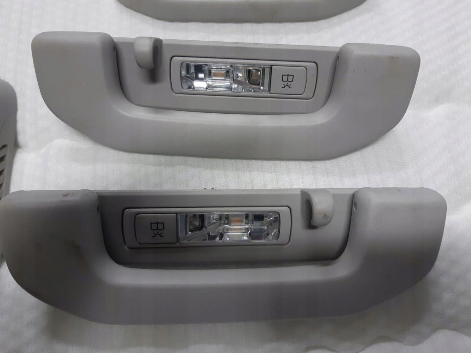 фото №1, Mercedes c w205 ручка кронштейн лампа led l p