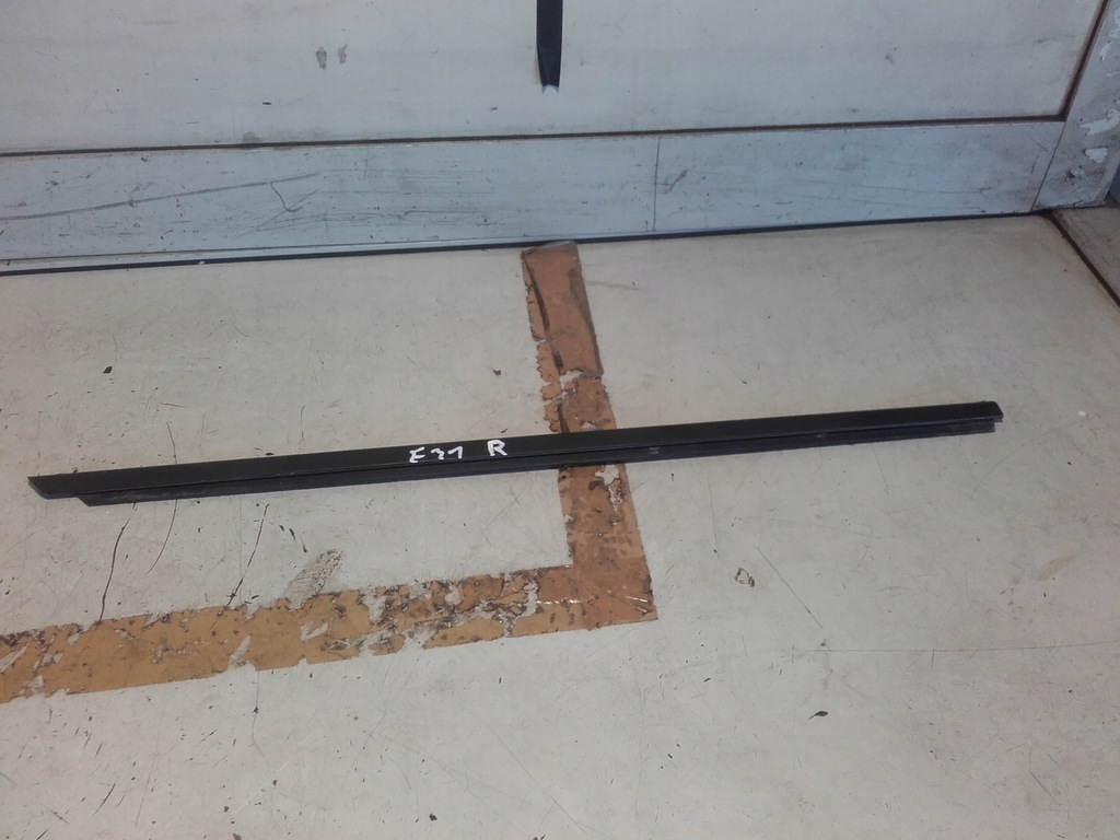 фото №1, Bmw 8 e31 молдинг підвіконна права задня