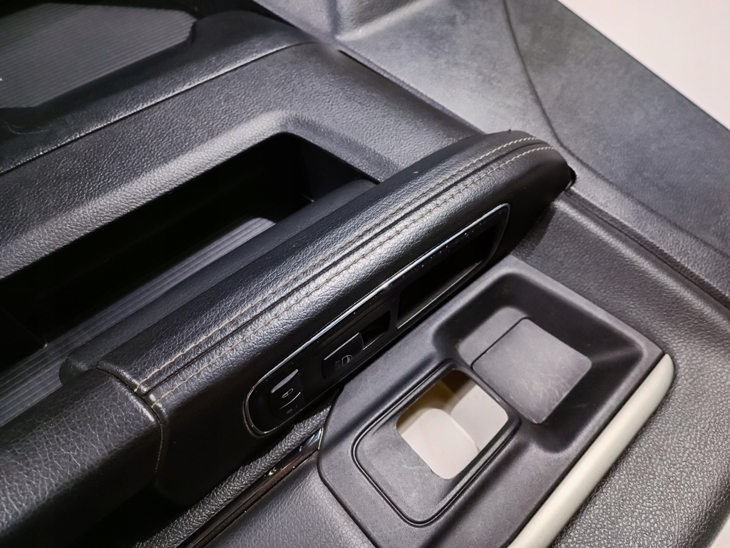 фото №12, Обшивка двері перед правий dodge ram 1500 sport 2013-2018