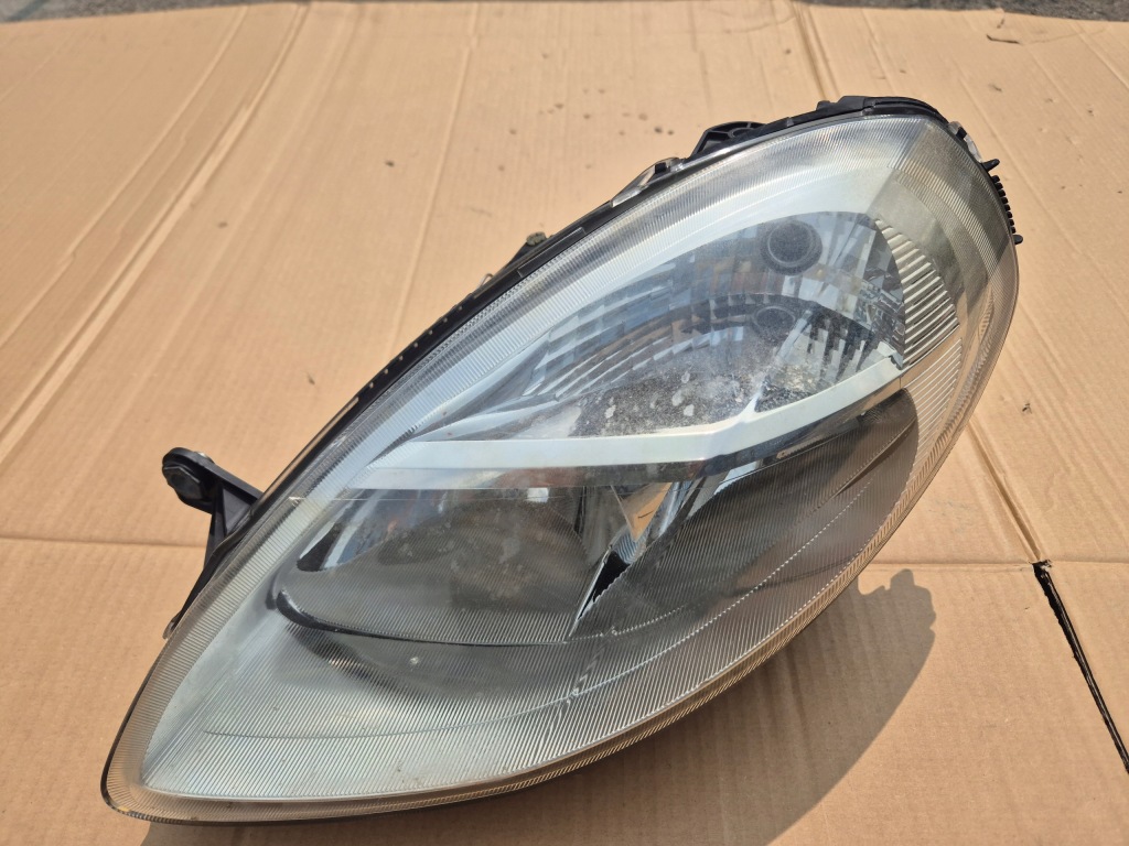 фото №1, Lancia ypsilon musa ліва лампа. 2003-2006.hella.