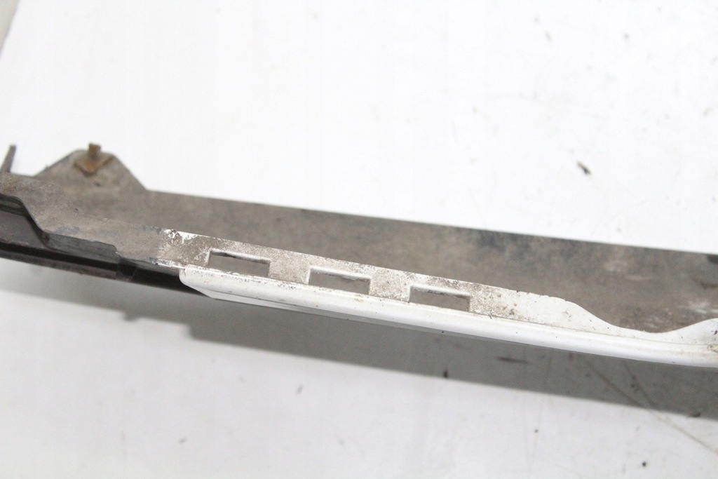 фото №15, Бампер задній land rover discovery iv l319 fujiwhite867 3.0l дизель 180kw