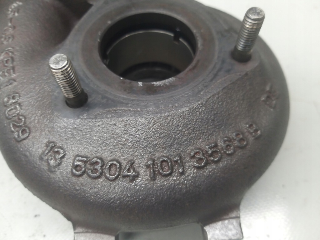 Корпус turbo геометрия турбины 3.0 tdi asb a6 c6 a8 d3 a4 b7 53041013568b Оригинал