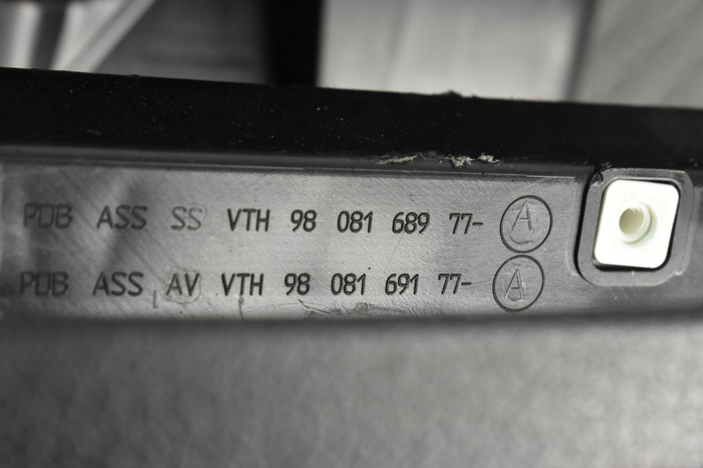 фото №9, Приборная панель приборная консоль приборная панель vivaro c expert iii jumpy iii proace ii