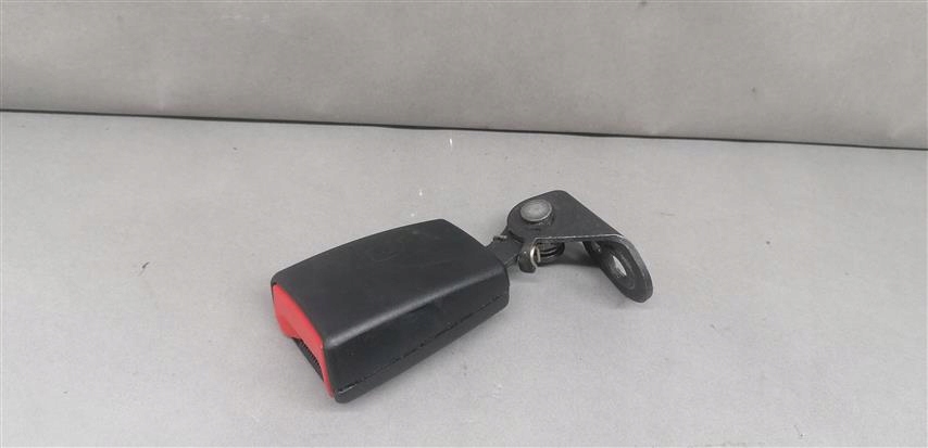 фото №1, 3c8857739a клипса поперечина задняя vw passat cc