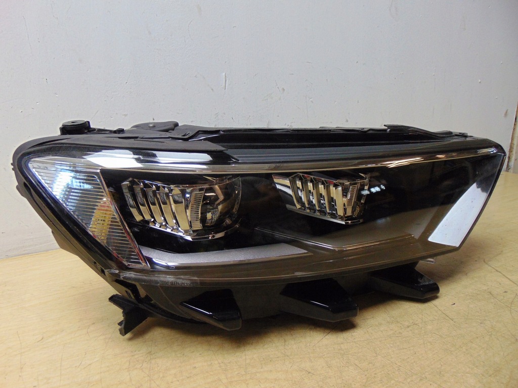 фото №4, Лампа правая перед full led vw t-roc europa