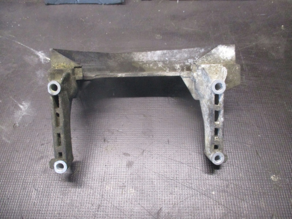 Купить Кронштейн двигателя 55219008 opel astra j 09-12r