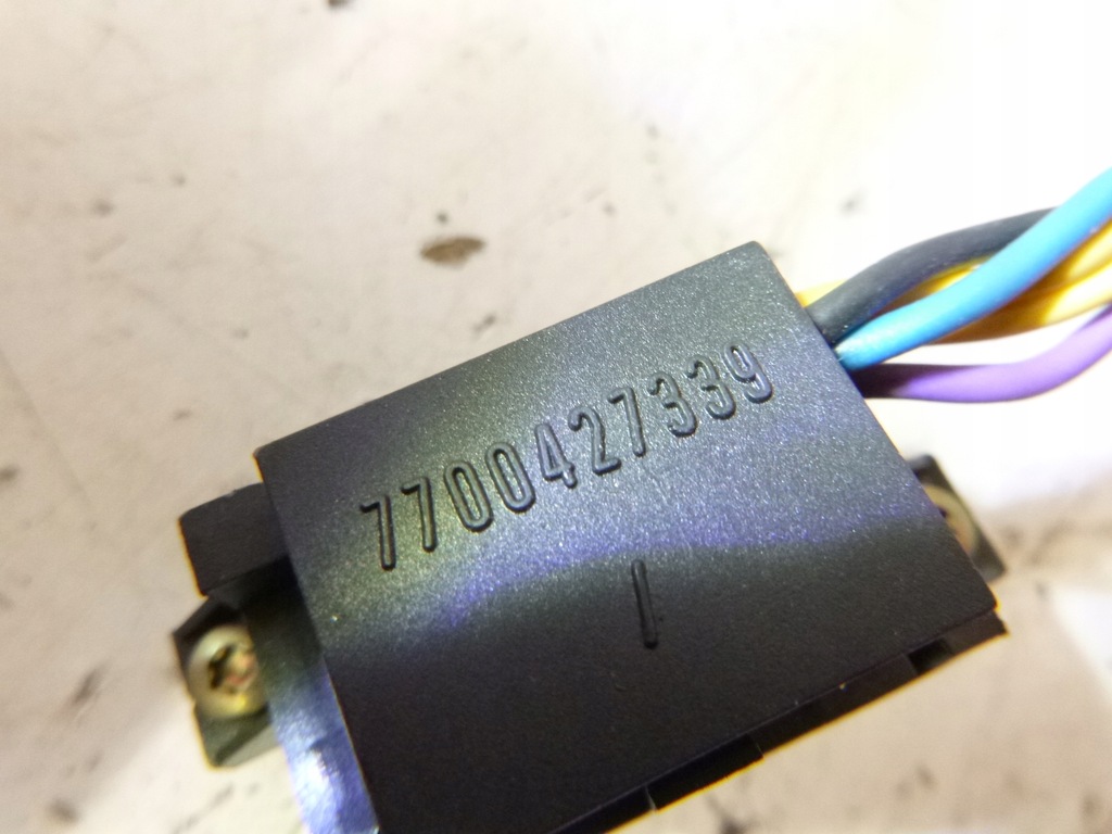 фото №8, Переключатель люк renault twingo i 99r.