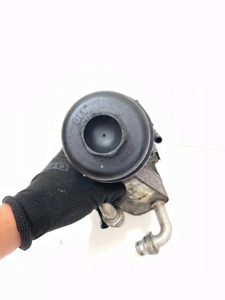 Радіатор основа кронштейн фільтра оливи opel insignia a 2,0 cdi 55565958 в Україні