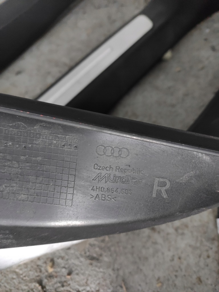 Накладка молдинг поріг підсвічена audi a8 d4 Зі Шроту