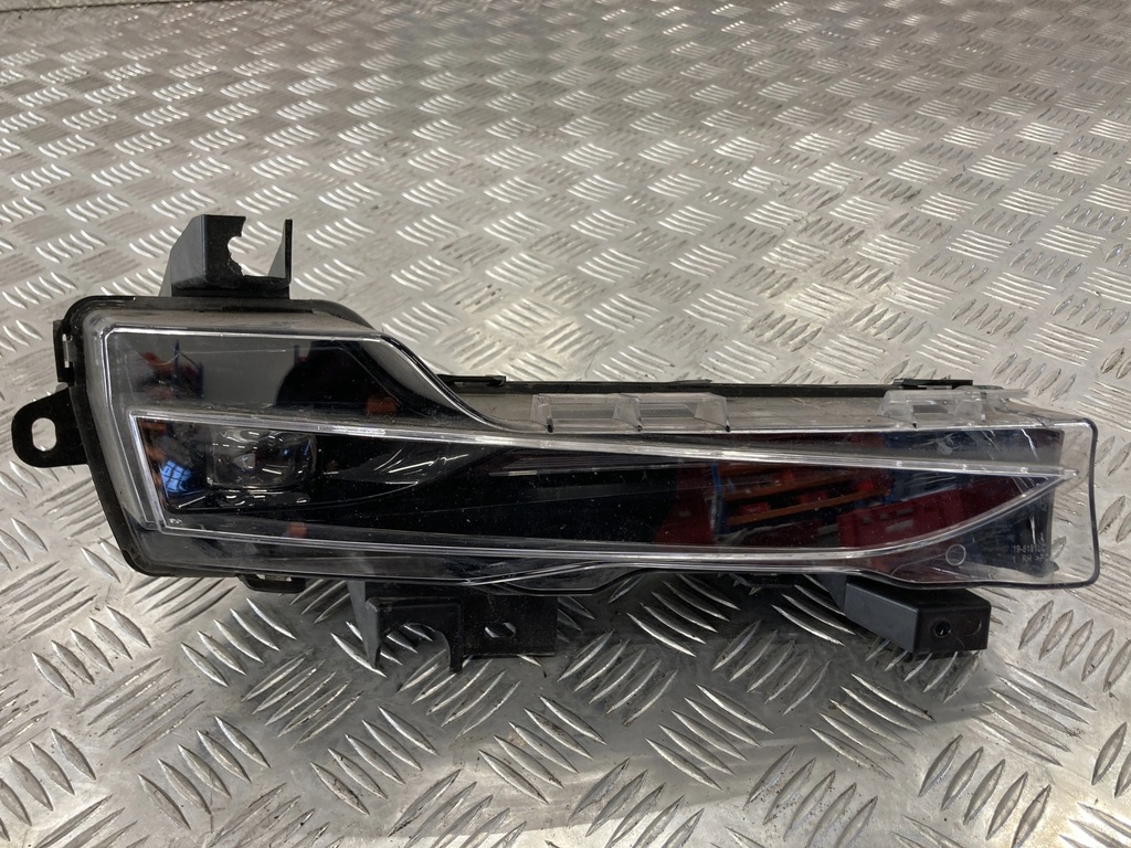 фото №1, Противотуманная фара led правый tesla model 3 17-