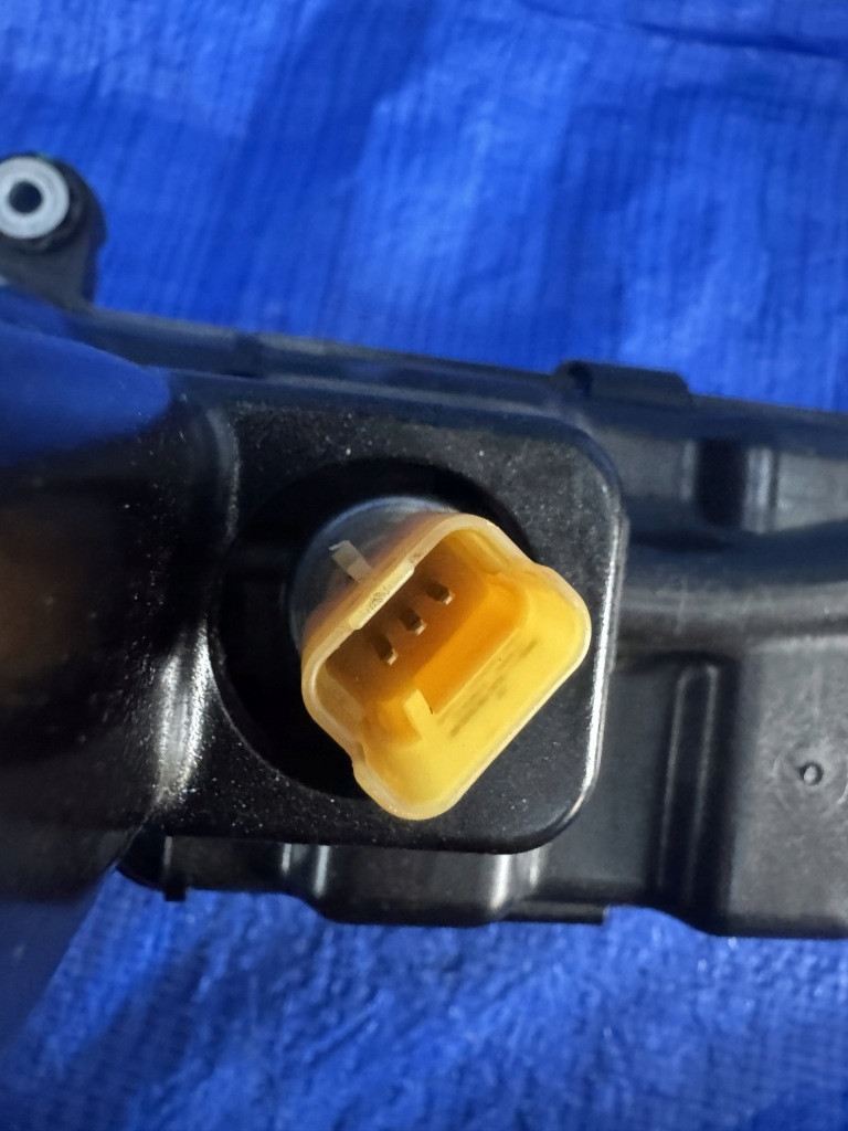 Конденсатор кондиціонера peugeot e-208 2 рестайлінг  9852854580 Київ