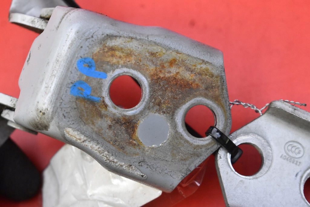 фото №10, Петля петлі двері правий перед mazda mx5 mx-5 4 iv nd 15-18