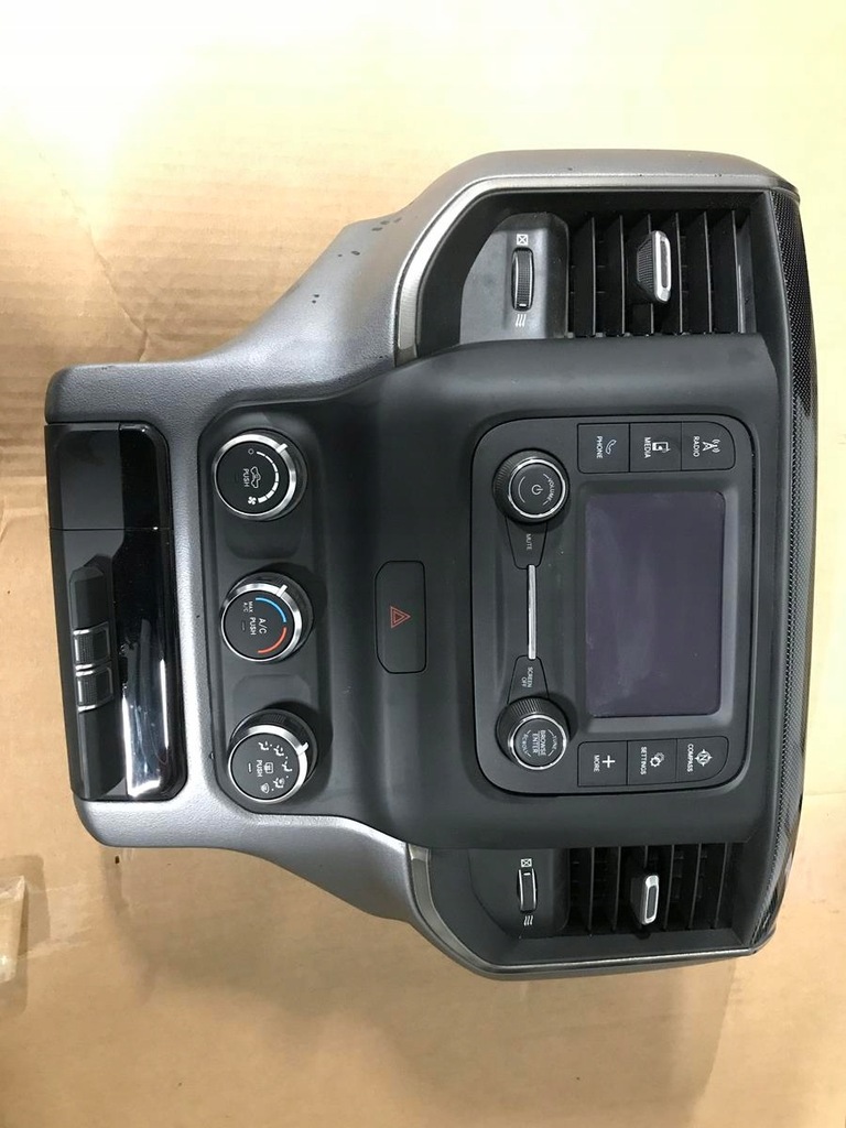 фото №1, Dodge ram 2019-2022 панель приборная панель переключатель радио