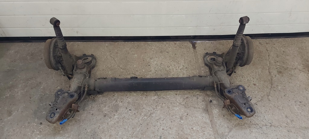 фото №1, Peugeot 208 i балка подвеска задняя oś