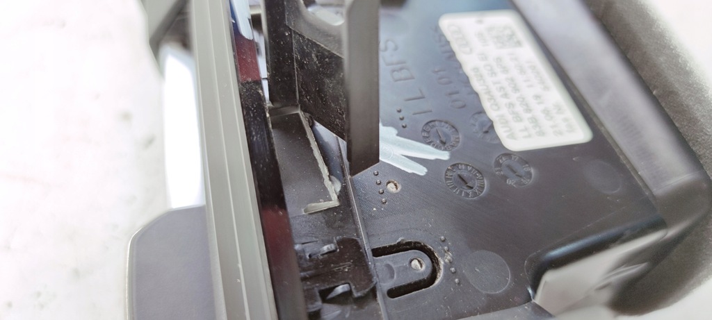 фото №8, Решётка обдув правая audi q3 f3 83b820902 6ps uszk