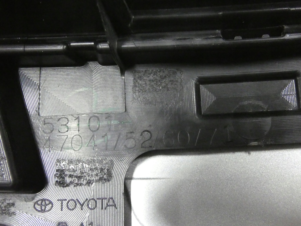 фото №13, Решётка радиатора, решётка радиатора toyota prius plus + plug-in