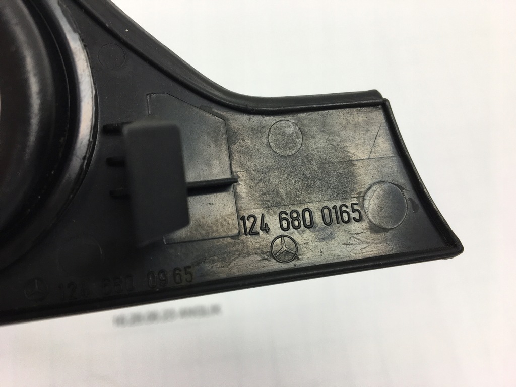 фото №10, Корпус захист навколо замка запалювання mercedes w124 anglik