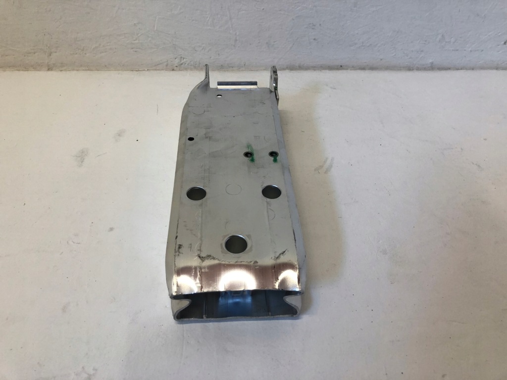 Оригінальна кронштейн  бампера ліва bmw f20 f30 Київ