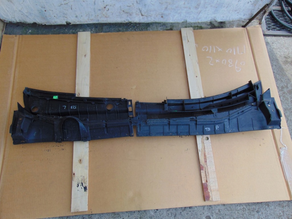 Жабо пластиковый toyota avensis t27 55709-05090 55708-05120 европа Киев