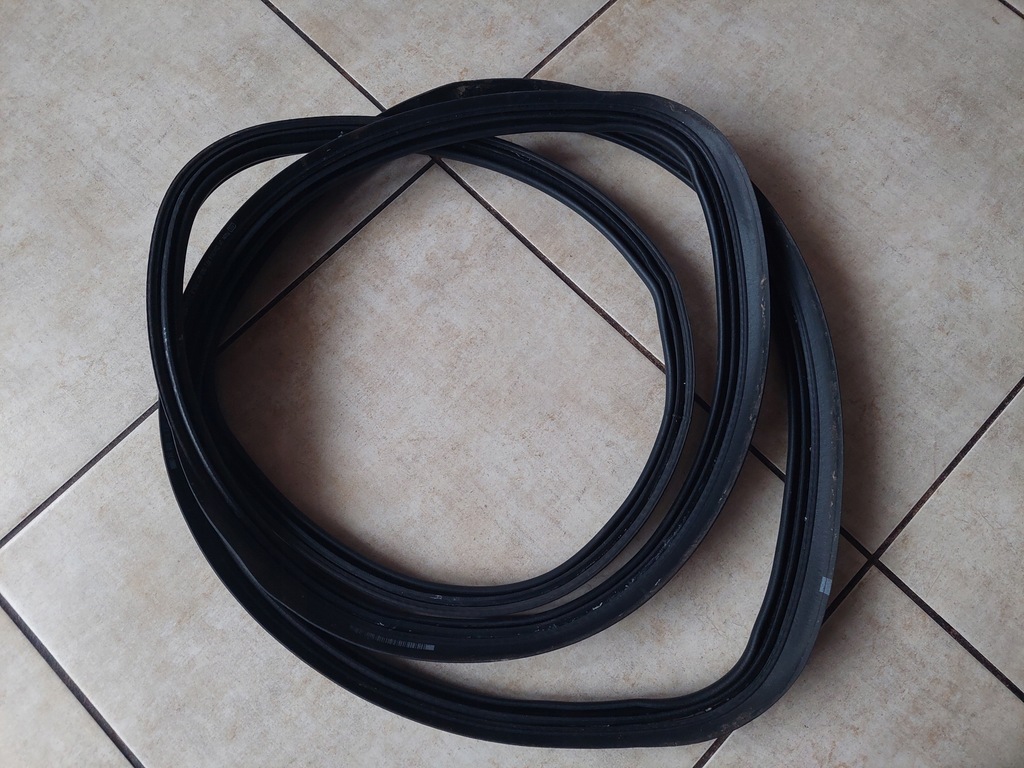 фото №5, Прокладка кришки багажника - audi a4 b9 - kombi - 8w9