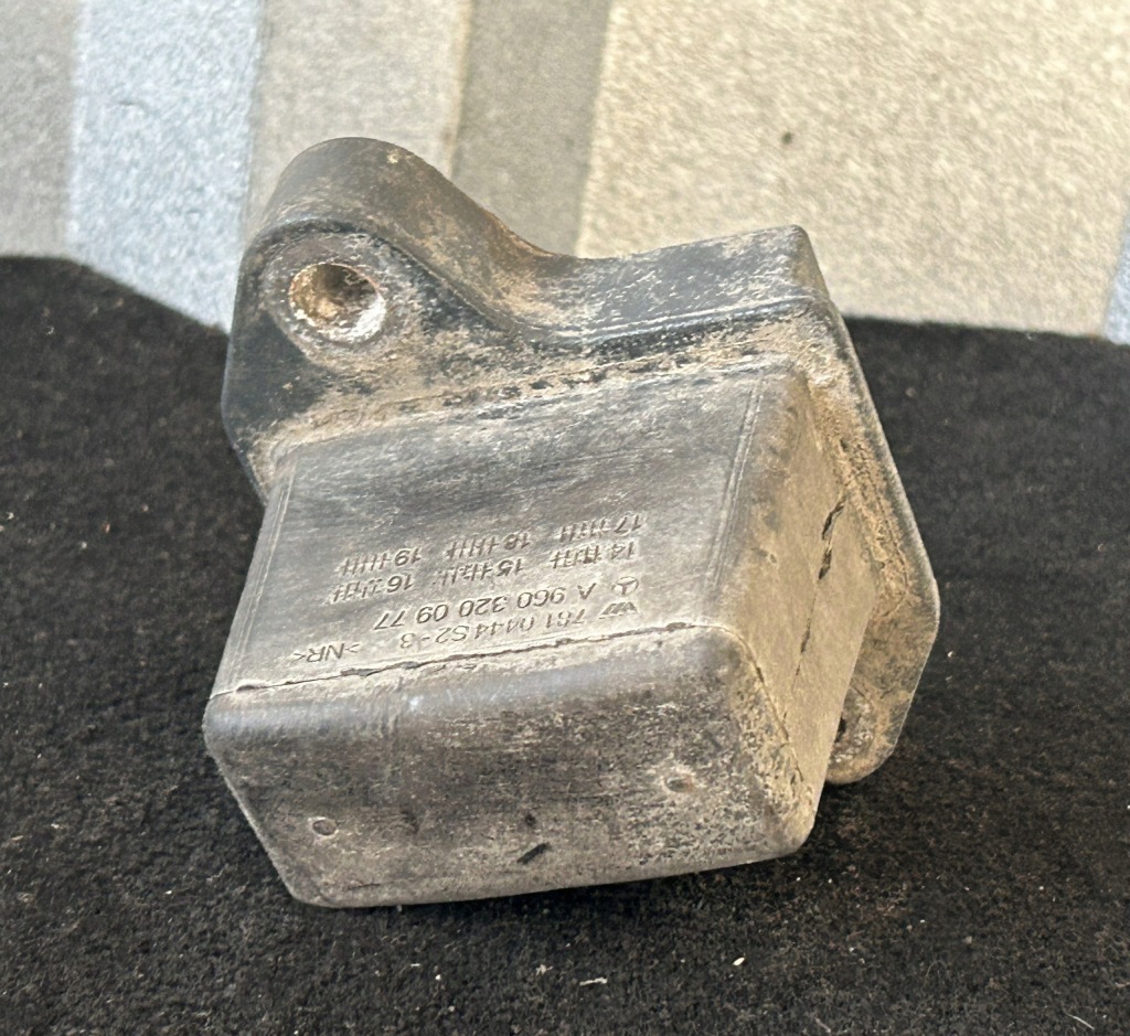 Відбійник ресора mercedes actros mp4 a9603200977 Доставка