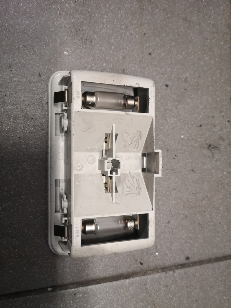 фото №6, Лампа стельовий audi a6 c6 4l0947123