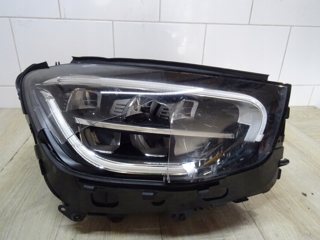 фото №1, Mercedes glc w253 x253 lift 19r- лампа правый перед a2539066403