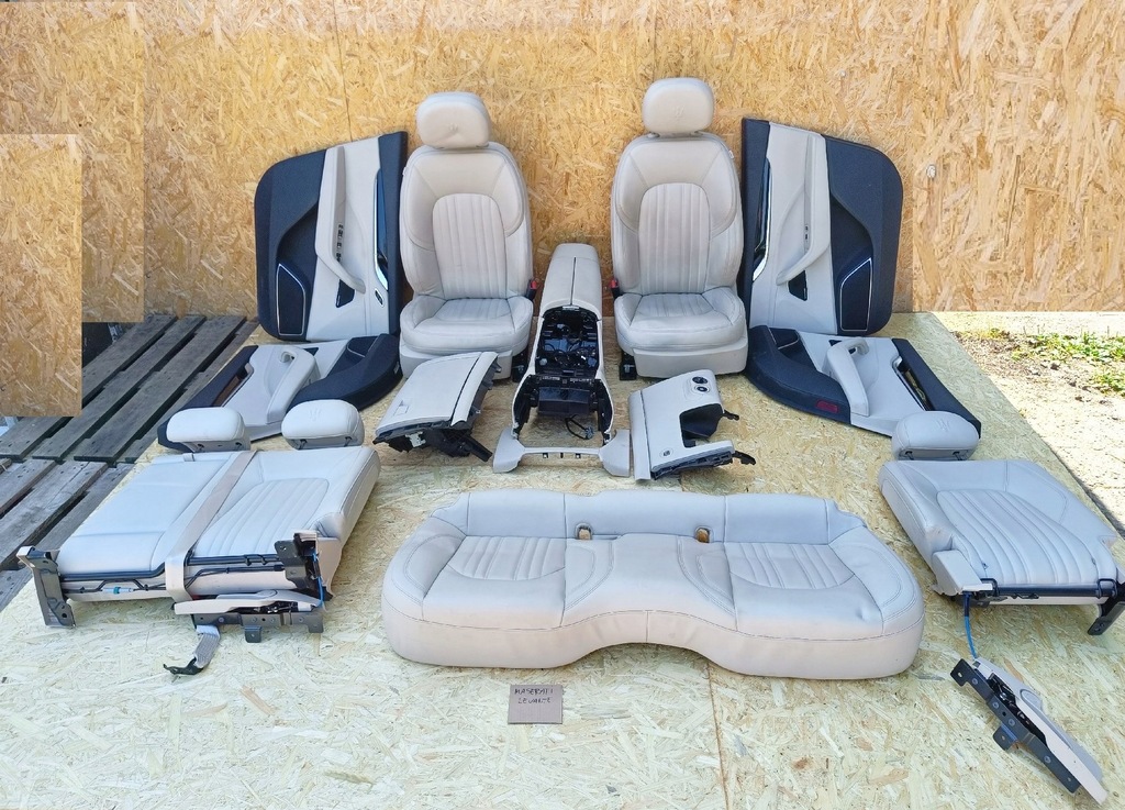 фото №1, Maserati levante kompletny середина салон сидіння оббивка обшивки