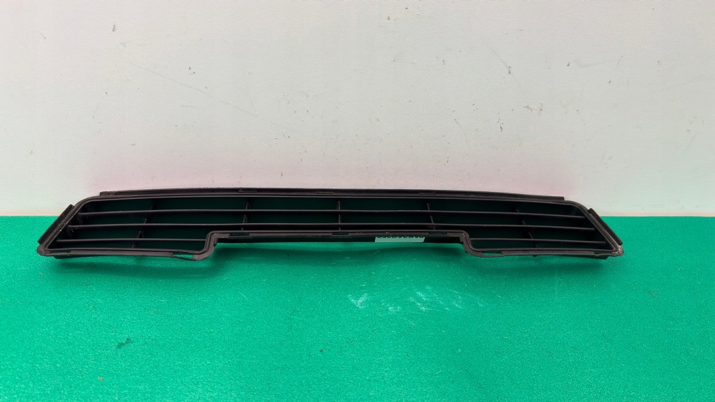 фото №1, Mitsubishi carisma lift 99-04 rok решітка бампера середня pak24/025s