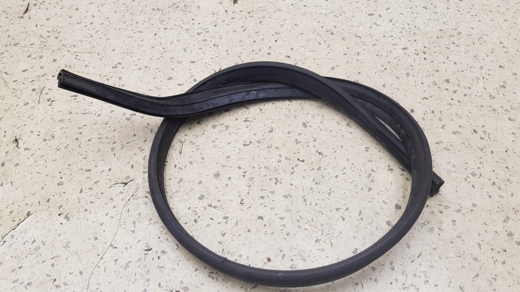 фото №1, Прокладка жабо капот volvo s80