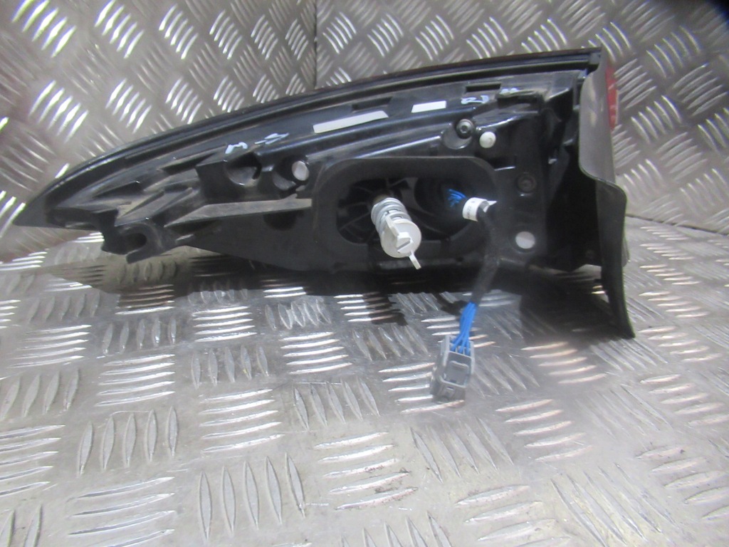 фото №7, Maserati levante lift лампа задняя задняя правая левая