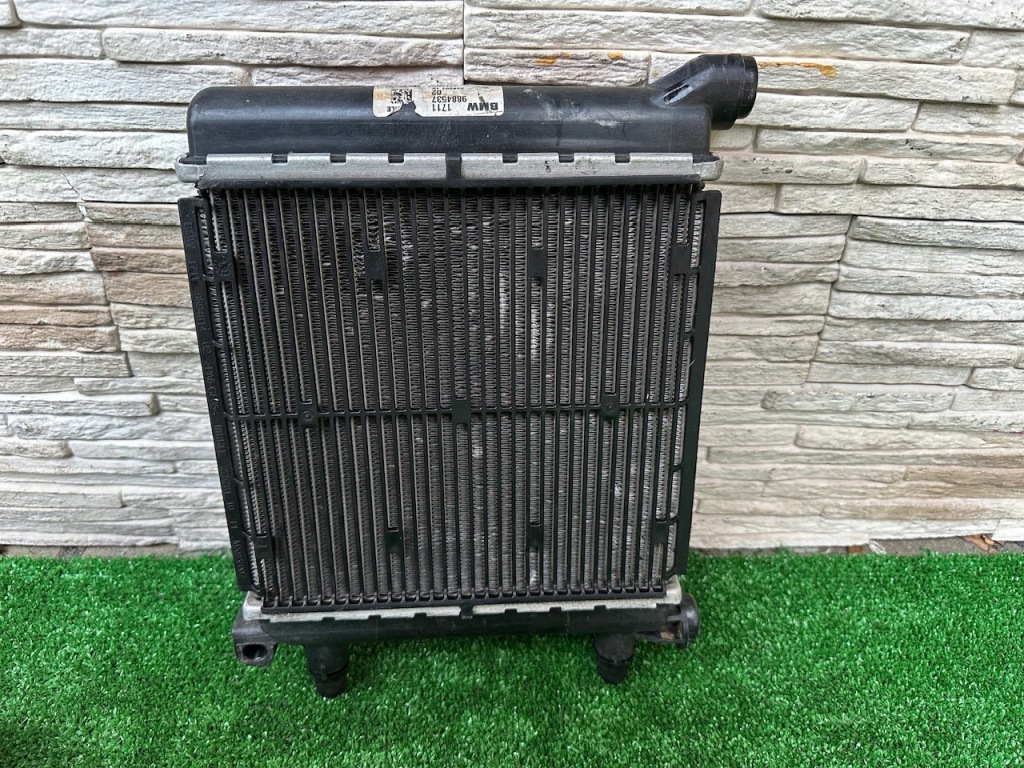 Радіатор води додаткова bmw f40 f39 f48 f60 f54 9884537 Оригінал