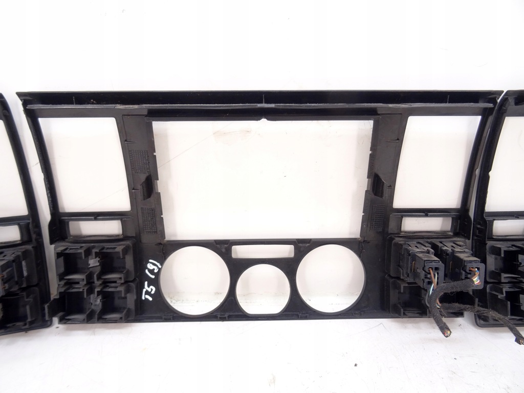 фото №11, Рамка радио панели консоли vw t5 07r 7h0857237e fv