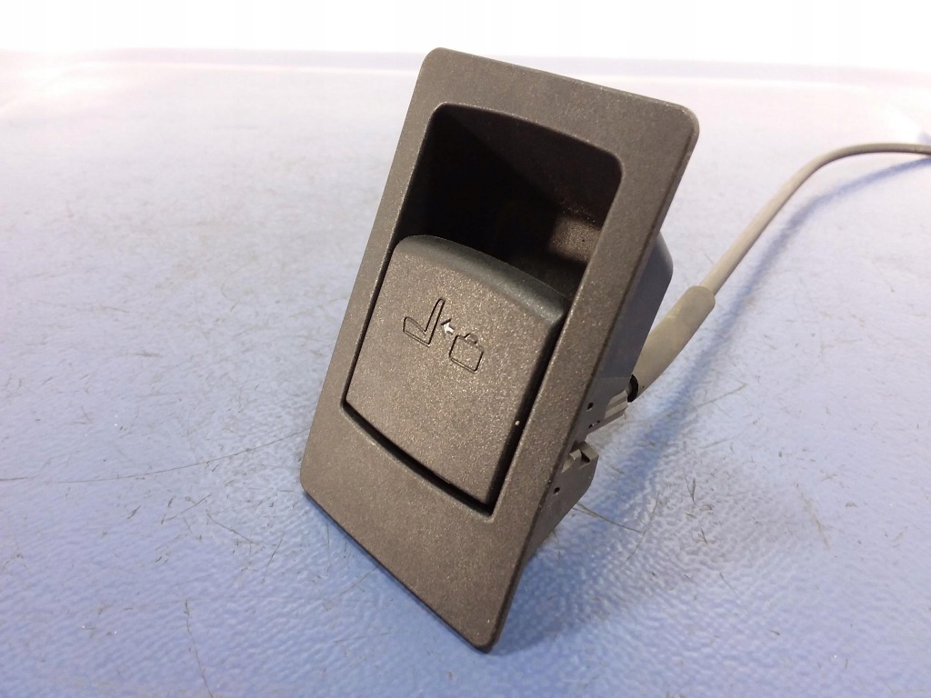 Bmw 5 f11 touring зачіп сидіння правий 7253622 Недорого