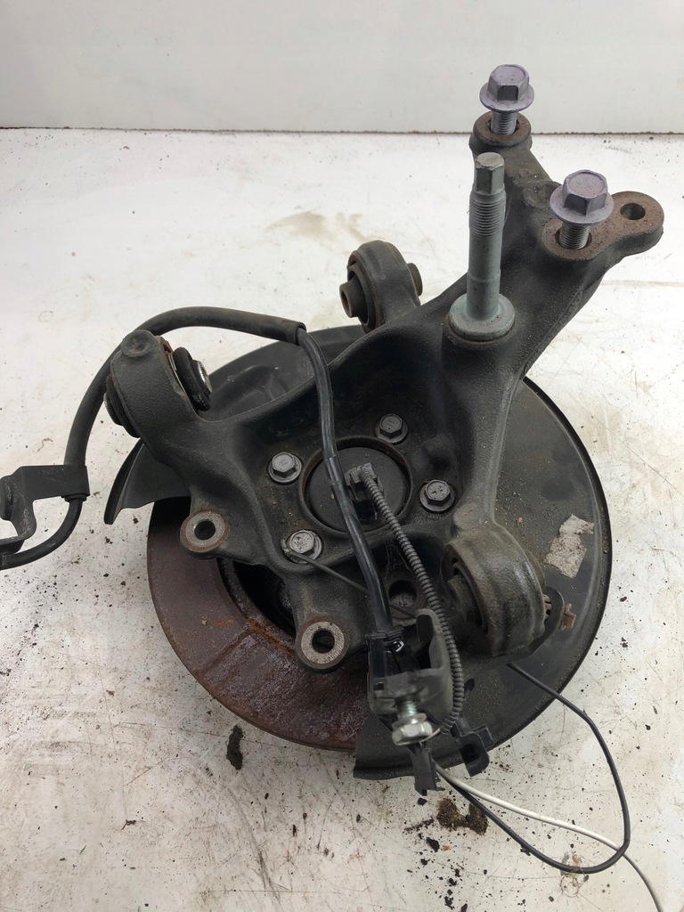 фото №4, Toyota chr поворотний кулак ступиця правий задня