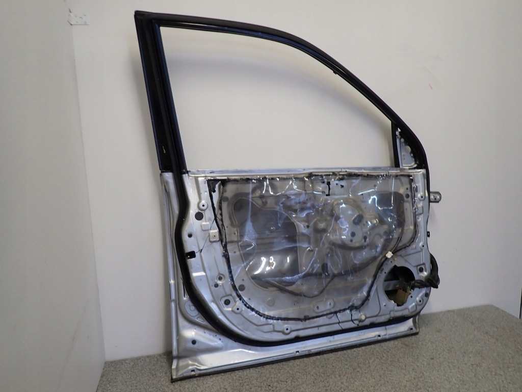 фото №10, Nissan x-trail t30 дверь передние левая