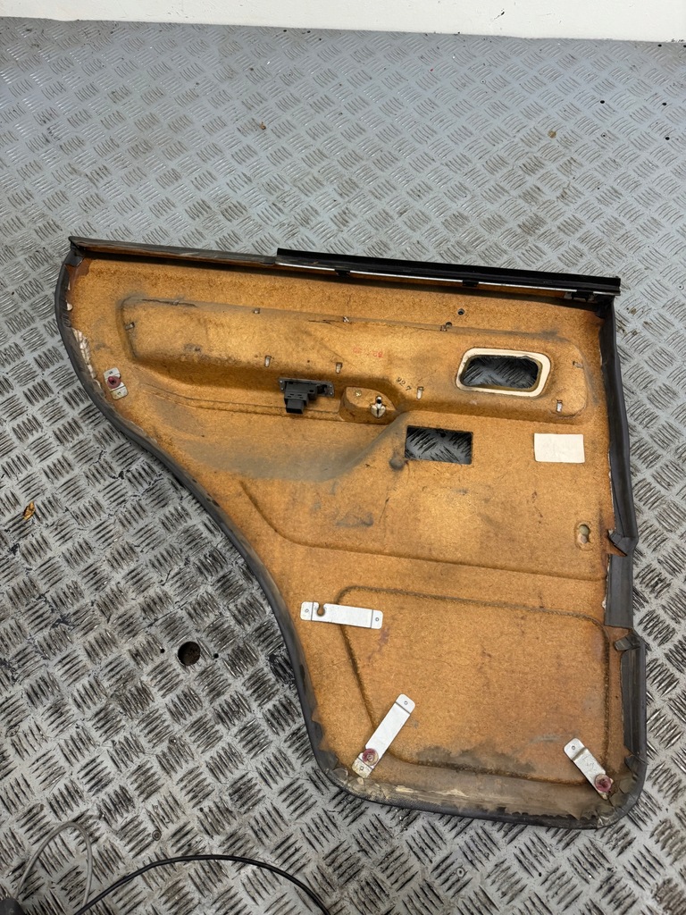 фото №6, Обшивка оббивка двері правий задня mitsubishi pajero ii 5d